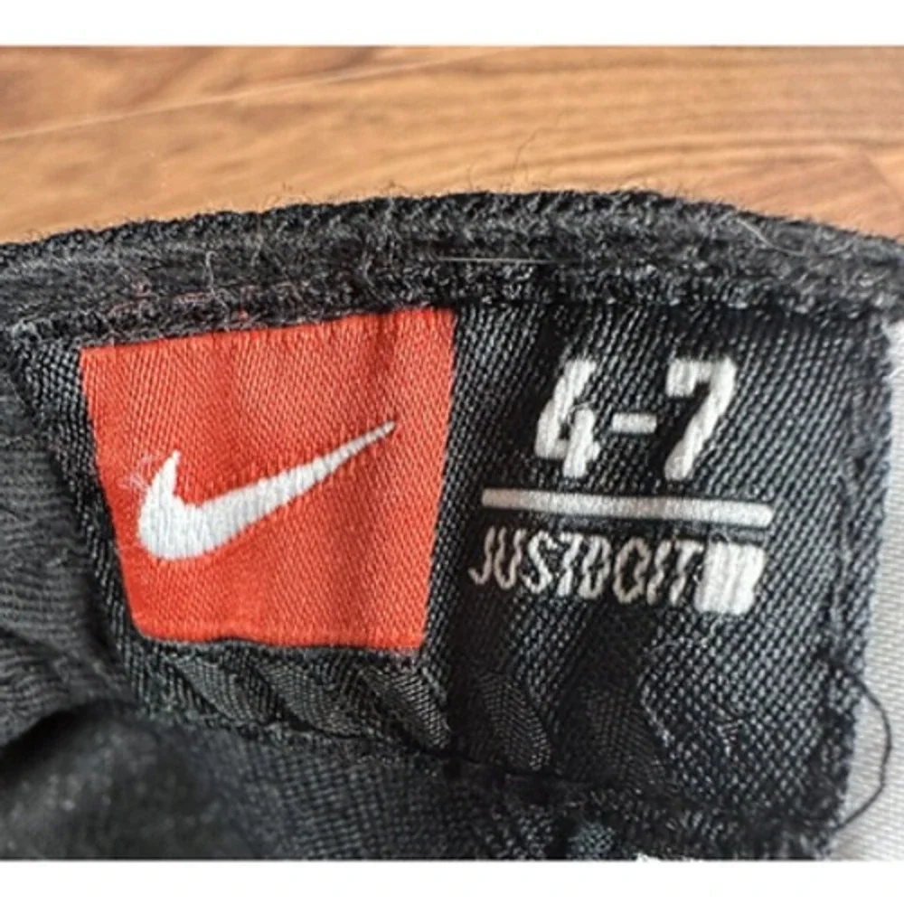Nike Hat Cap Strapback Youth Size 4-7 Black Adjustable Embroidered Swoosh